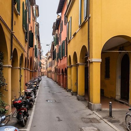 Sotto I Portici Di Bologna Apartment ภายนอก รูปภาพ